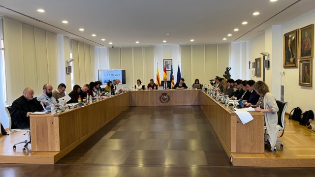 Vila-real aprueba acuerdos para defender la cerámica, reforzar las políticas de igualdad y mejorar los servicios públicos