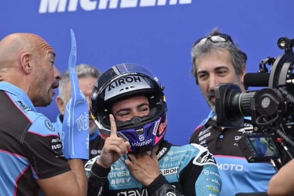 David Alonso consolida su ventaja en el mundial pese a la remontada de Ortolá