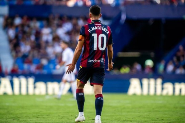 Pablo Martínez no viajó a Gijón pendiente de su salida