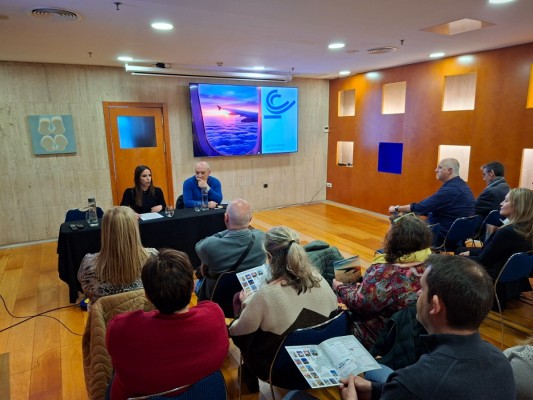 El aeropuerto de Castellón presenta a las agencias de viajes de la provincia su plan de rutas para el verano