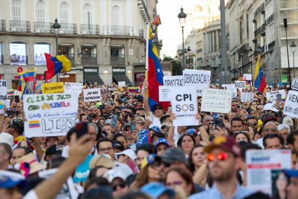 Miles de personas se manifiestan en Madrid contra el 