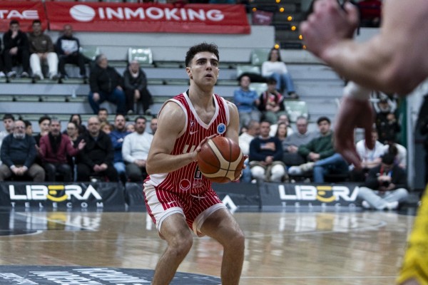 El UCAM CB acuerda la cesión del base Dani García al Hiopos Lleida