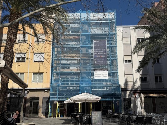 El PSOE de Elche denuncia el impago de las ayudas a la rehabilitación y la no bonificación de la tasa de basura a vulnerables