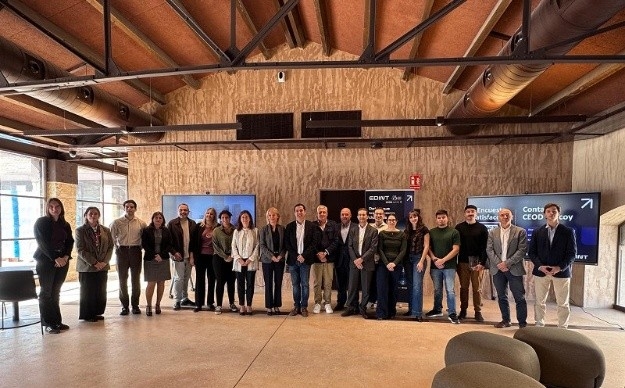 Representantes municipales y del Ceod, en las instalaciones en Rodes.