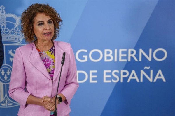 Montero avanza que el accidente de trenes de Adamuz será considerado accidente laboral