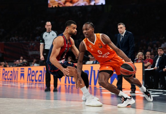 Un Valencia Basket de récord 'arrasa' en Vitoria y se coloca segundo 