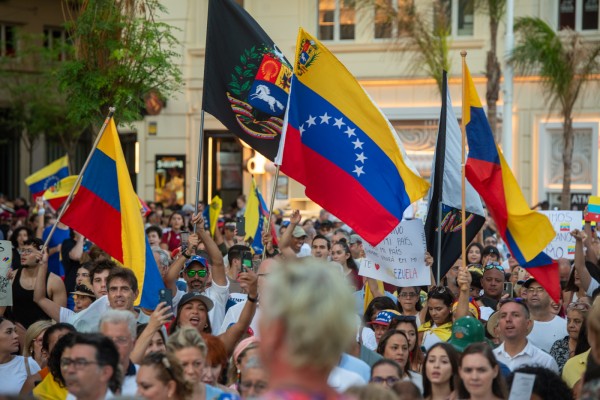 Los opositores venezolanos se manifiestan en Alicante contra el 