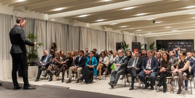 Dircom CVM reúne a más de un centenar de profesionales en MedCom para analizar el papel de los asuntos públicos