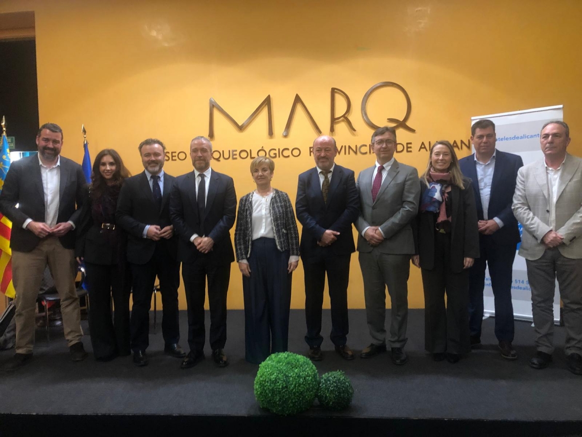 El futuro de los hoteles de Alicante: QR informativo, escucha activa con IA y renovar destinos maduros