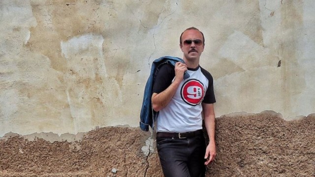 El cantante murciano Mena se pasa al vinilo con su último disco, 'Recodos territoriales', grabado en El Miradoor de Alhama