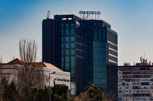 Amadeus sube un 2,69% en Bolsa tras anunciar beneficio récord en 2025 y elevar un 6% dividendo