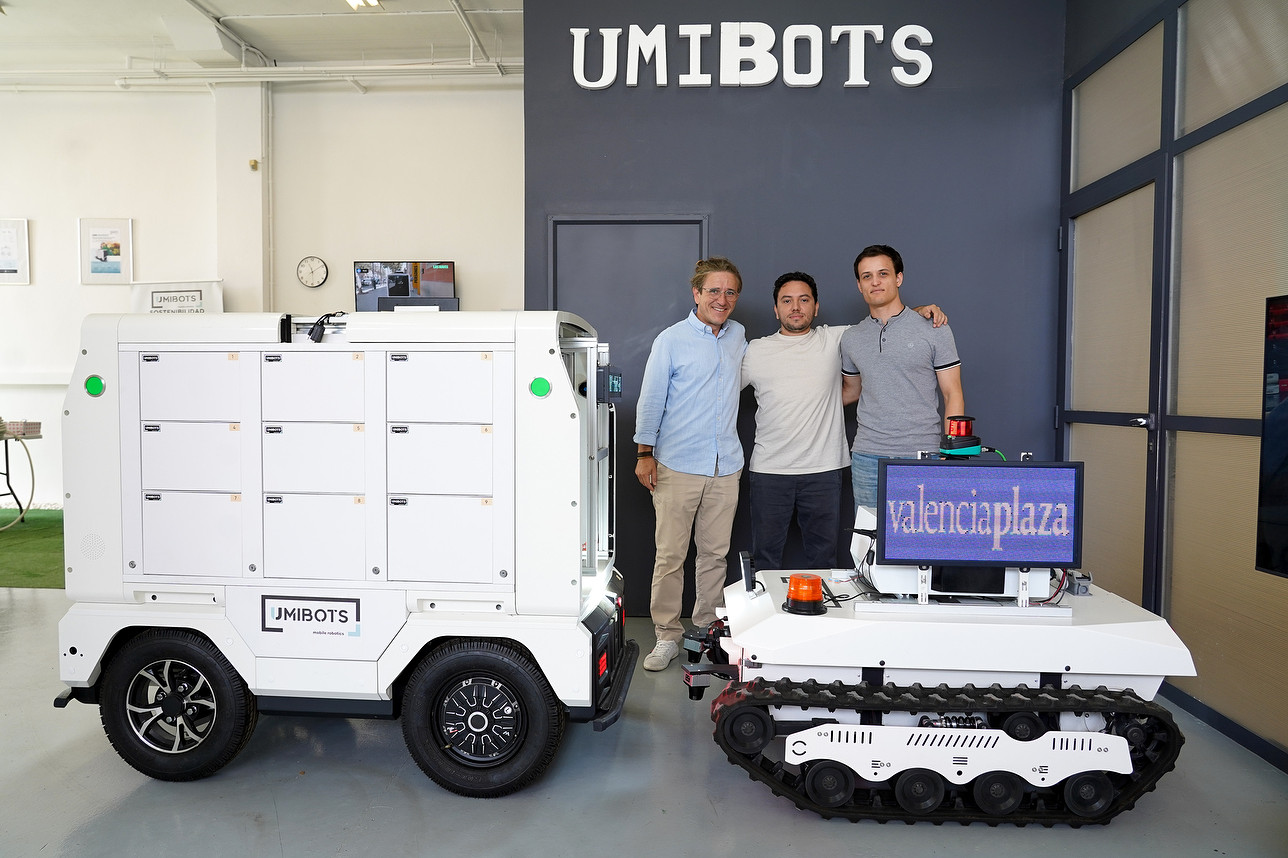 De limpiar playas a repartir a domicilio: Umibots, la firma que 'agita' València con sus robots urbanos