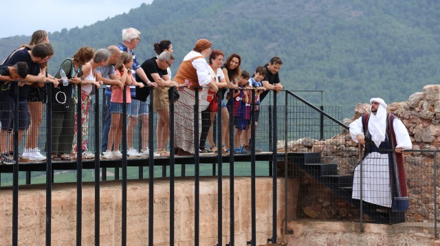 Onda teatraliza sus visitas al Castillo de las 300 Torres y muestra su patrimonio de forma divertida