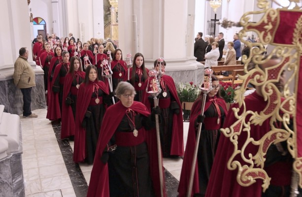 La Unión celebra la procesión claustral del Santísimo Cristo de los Mineros e inaugura la exposición 'Visionarios del amor'