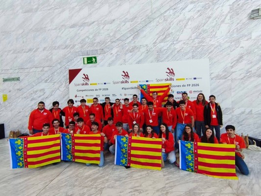 Elche celebra el oro nacional en FP de un alumno del IES Pedro Ibarra que competirá ahora a nivel mundial