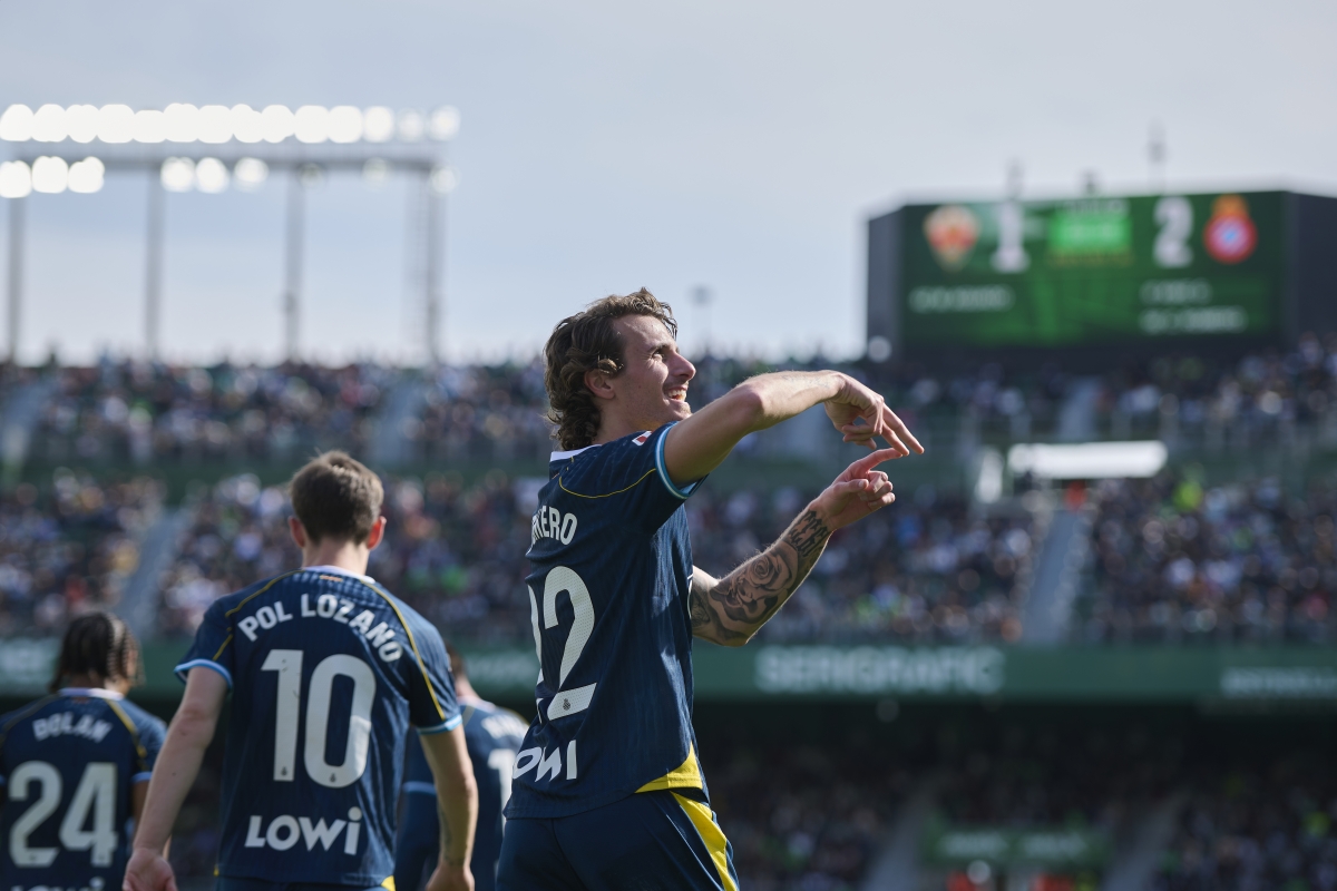 Carlos Romero celebra el 1-2