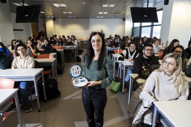 Los estudiantes de Magisterio del CEU se forman en inclusión junto a la Asociación de Personas Sordas