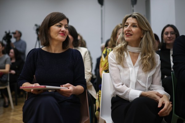 El Gobierno aprueba este martes el Estatuto del Becario, que recoge multas de hasta 225.000 euros a las empresas