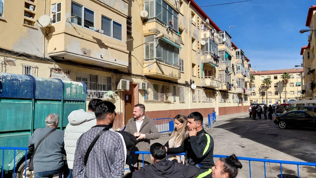 Compromís exige soluciones para los desalojados por el incendio en el barrio de Miguel Hernández