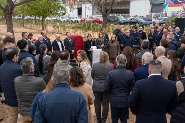 El polígono Cabezo Beaza rinde homenaje a Javier Gómez-Vizcaíno y José Ángel Díaz