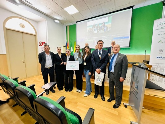 Estudiantado de la UJI gana el Torneo de Debate de la Asociación de Centros Universitarios