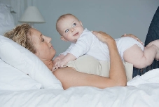 Maternidad tardía: España líder en Europa