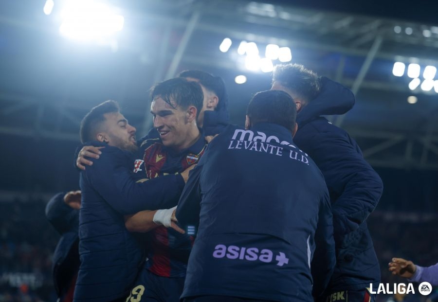 Carlos Espí lidera el once ideal de EP Deportes de la jornada 26 de LaLiga EA Sports