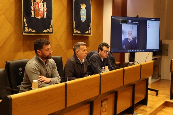 Burriana se reúne con cazadores y la Federación Provincial para estudiar la creación un coto de caza local