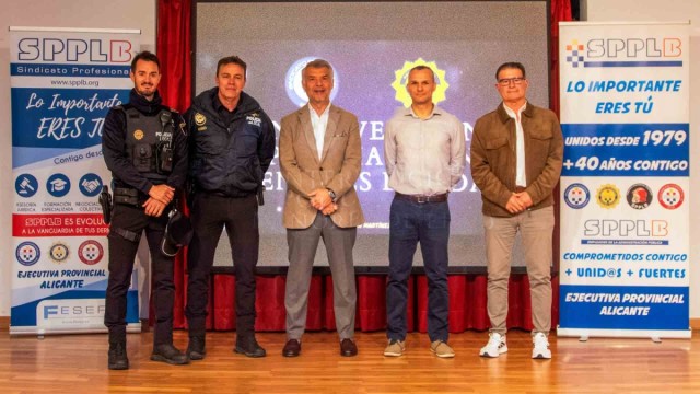 La Policía Local de Benidorm analiza cómo actuar ante situaciones que impliquen a menores