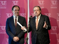 Los empresarios aprietan a Pérez Llorca para que entre en el diálogo de la financiación autonómica