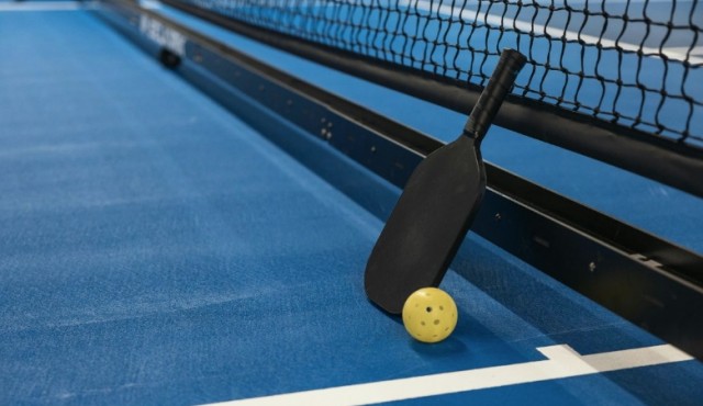 Los clubes se adaptan al pickleball, el nuevo deporte de raqueta de moda