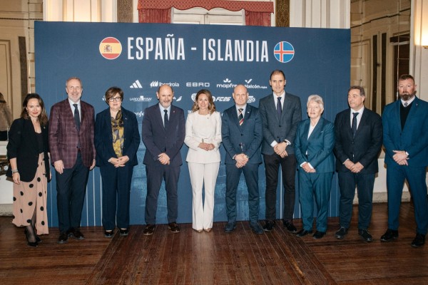 Carrasco recibe a la RFEF y ensalza el papel de Castelló en la organización de eventos deportivos femeninos