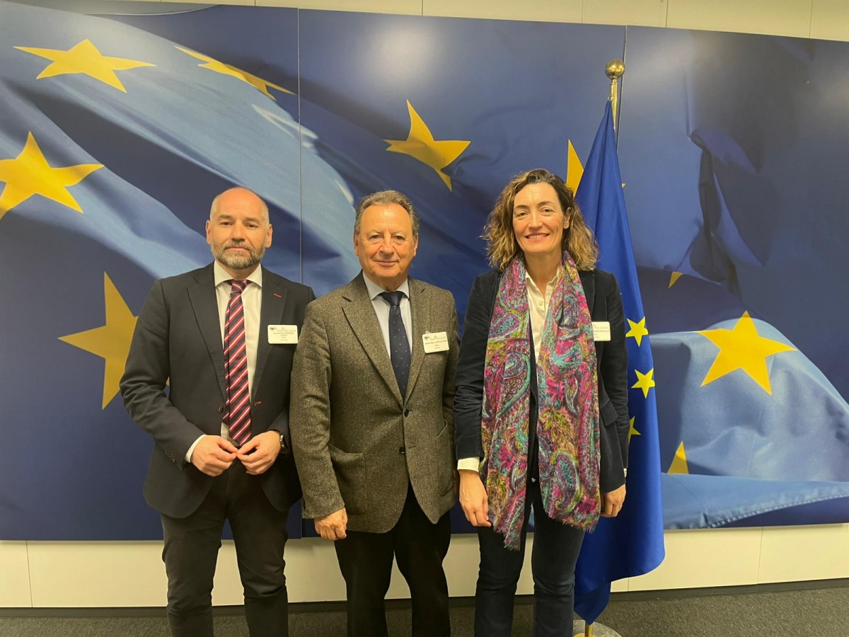 Nuevo paso del azulejo en su campaña ante los nuevos costes de CO₂: Ascer lleva la defensa del sector al gabinete de Teresa Ribera