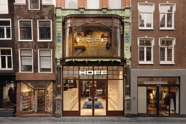 Nueva tienda internacional para los 'sneakers' de la ilicitana Hoff; abre en Ámsterdam con estilo renovado