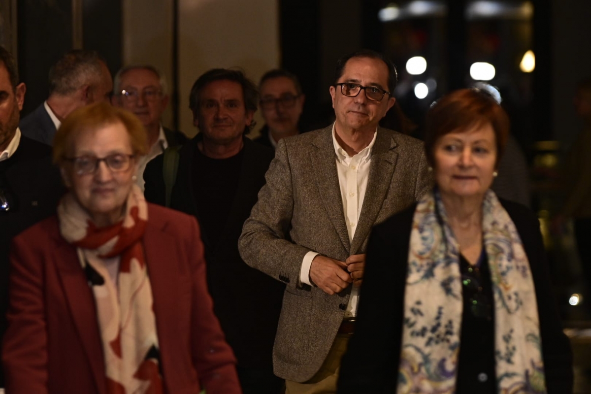 Juan Luis Gandía y Mavi Mestre llegan al Aula Magna de la Universitat de València.