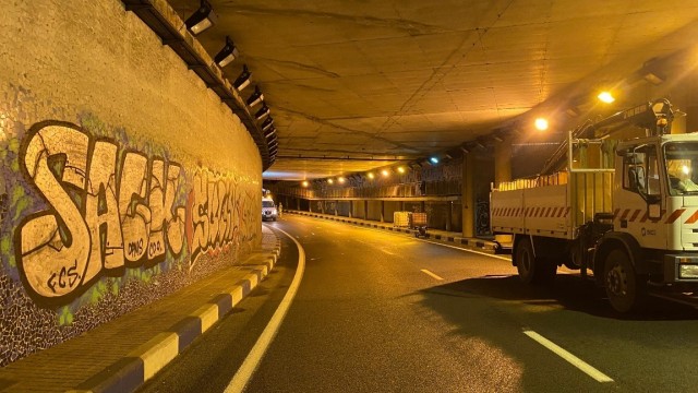 El paso inferior de la V-21 en València renueva su iluminación tras invertir 460.000 euros
