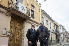 Adiós al "infierno" del tráfico pesado en una calle de Manises: "La Ronda Norte nos ha cambiado la vida"