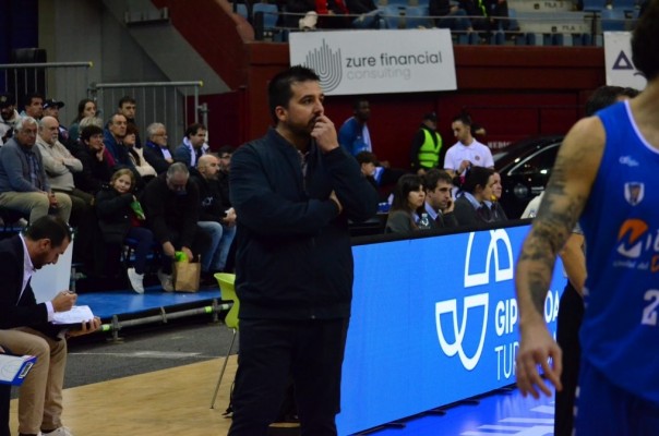 Roberto Blanco, quien ya entrena en Cartagena, llega acompañado por Aketza Zubizarreta