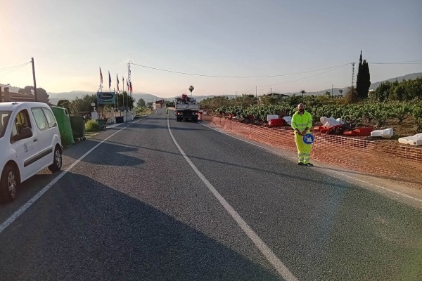 La Diputación acomete con 400.000 euros las obras de un carril ciclo-peatonal en la carretera que une Xaló y Llíber