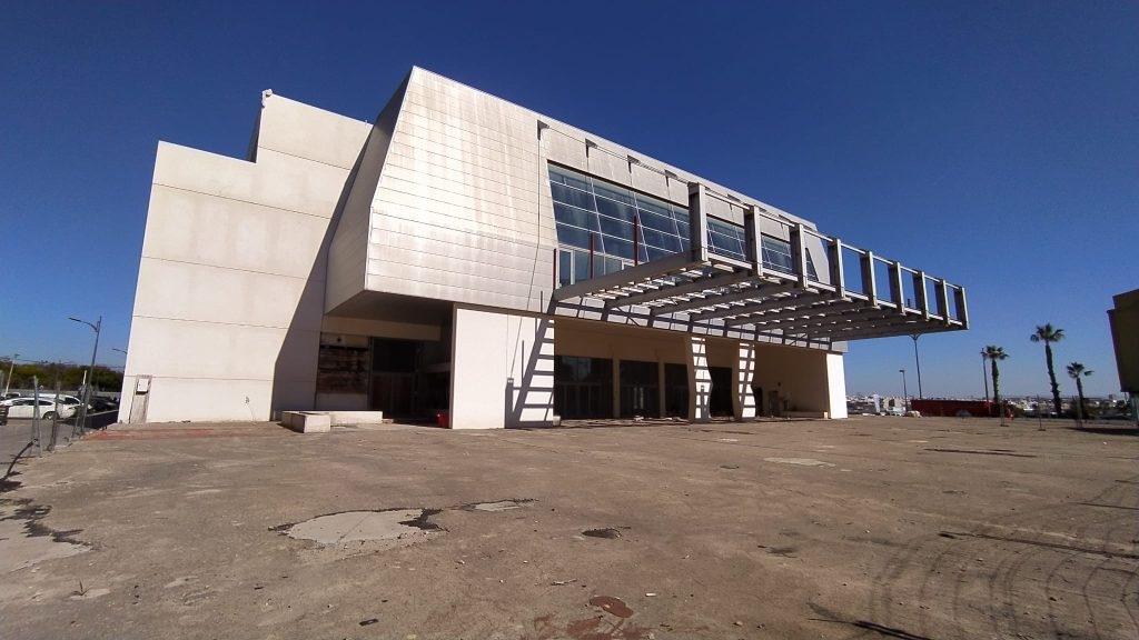 Manises y su gran auditorio inacabado, herencia de la época del despilfarro político
