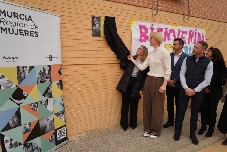 La murciana Laura Gil ya tiene su placa en el pabellón que lleva su nombre en Santo Ángel