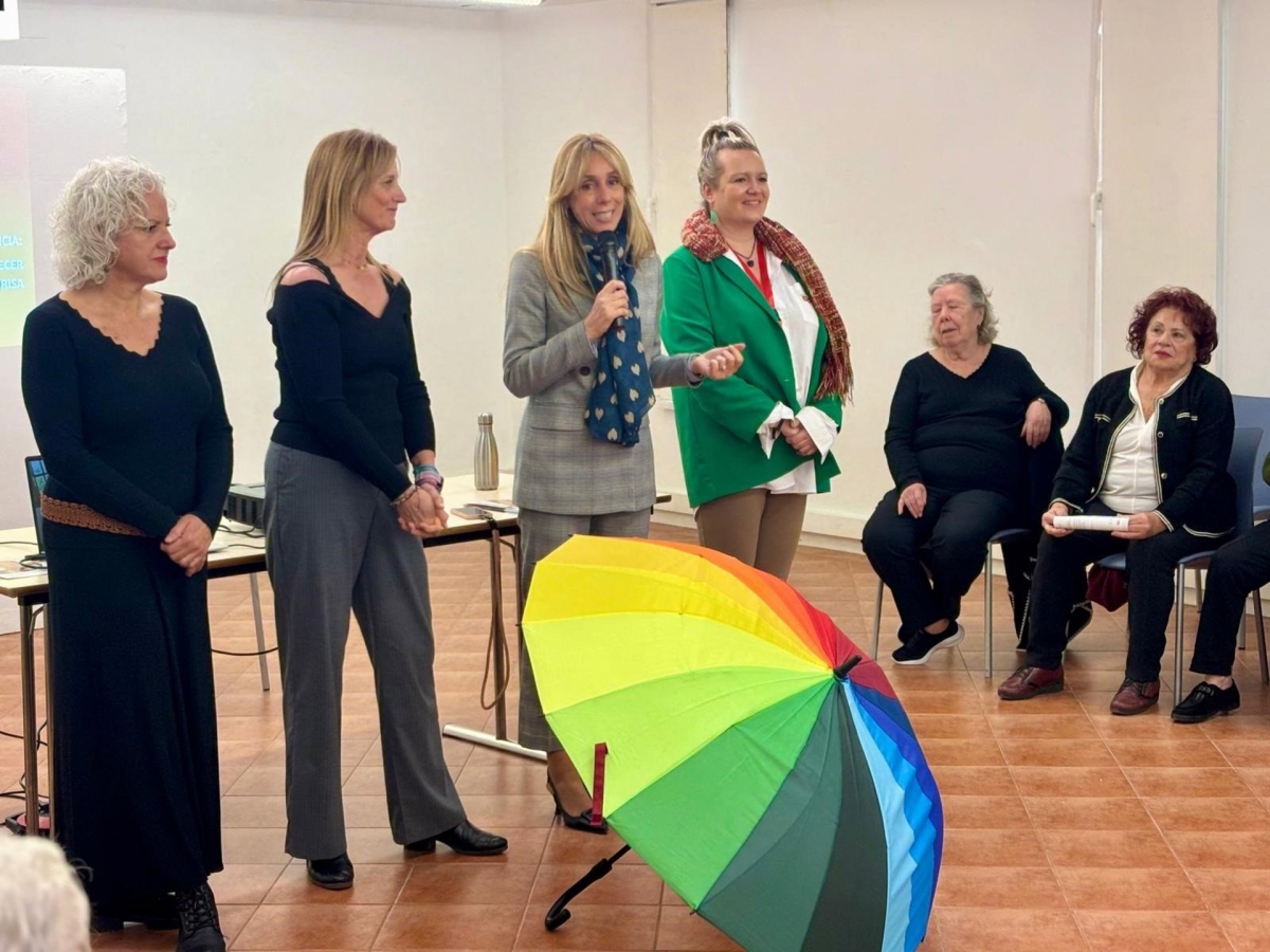 Las Aulas de Experiencia llegan a Santa María de Gracia: herramientas digitales para un envejecimiento saludable y activo