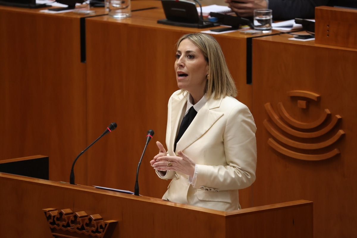 Los votos en contra de Vox, PSOE y Unidas por Extremadura tumban la investidura de María Guardiola