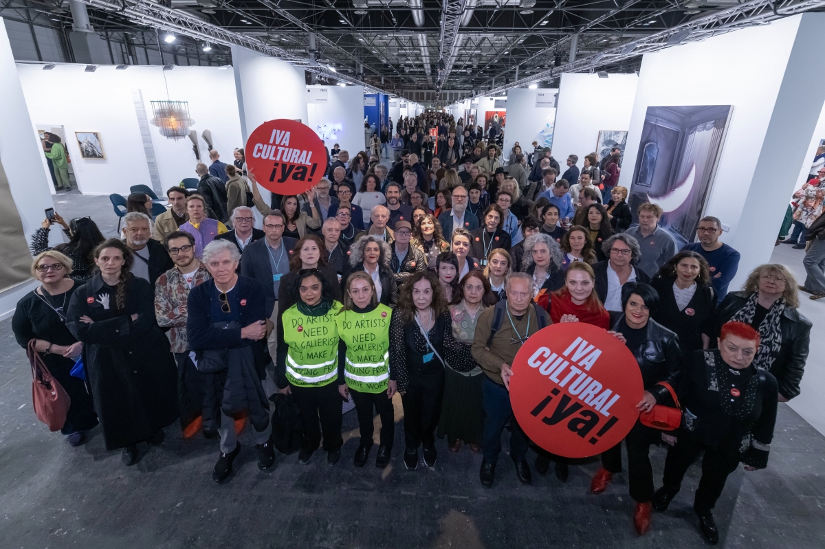 La feria Arco abre entre protestas, compras del IVAM y la primera visita de la consellera de Cultura