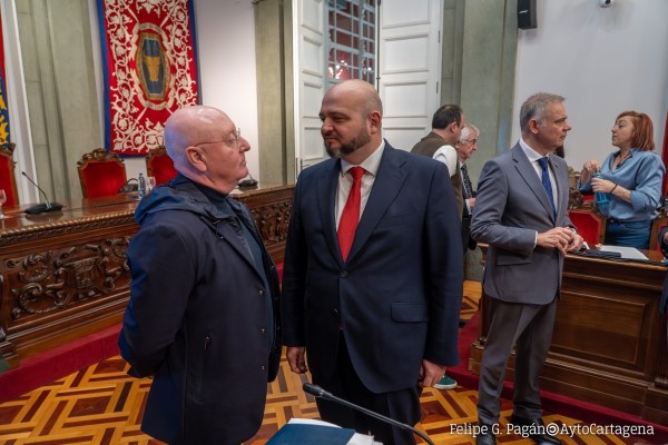 Vox carga contra Diego Salinas y lo acusa de intentar pactar con MC y PSOE para derribar a Arroyo