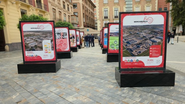 Murcia celebra el 50 aniversario de Mercamurcia con una exposición en la Plaza Romea
