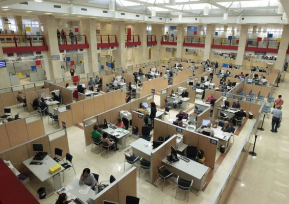 El Plan Simplifica del Consell prevé la introducción de la IA en los trámites administrativos