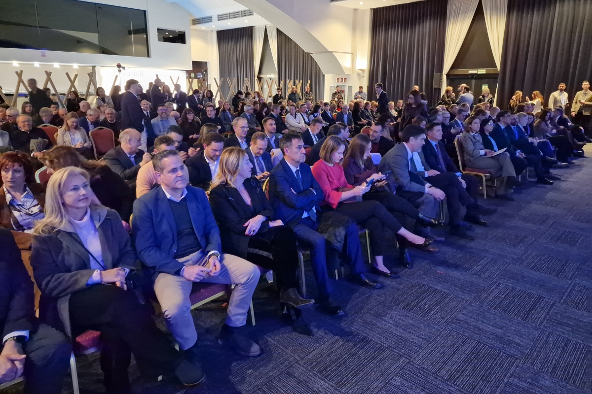 Castellón Plaza presenta su anuario y premia a Simetría en Excelencia Empresarial, a Altadia en Sostenibilidad y a Arkadia en Innovación