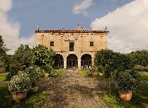 Dos hoteles en España para huir de las Fallas