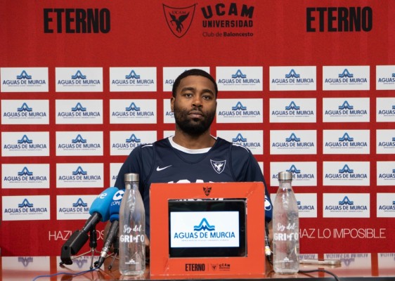 Kelan Martin tiene 